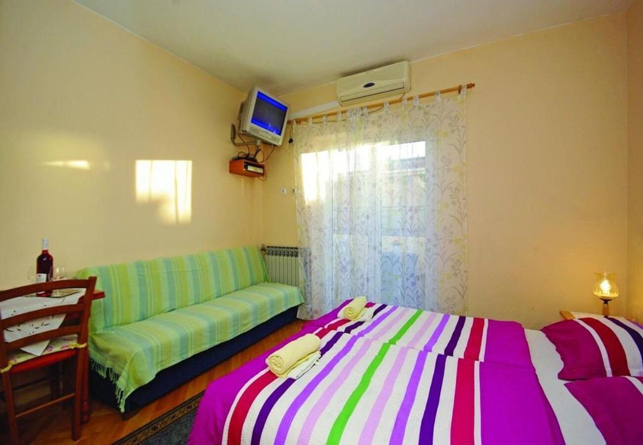 Room Ljuba Макарска Экстерьер фото